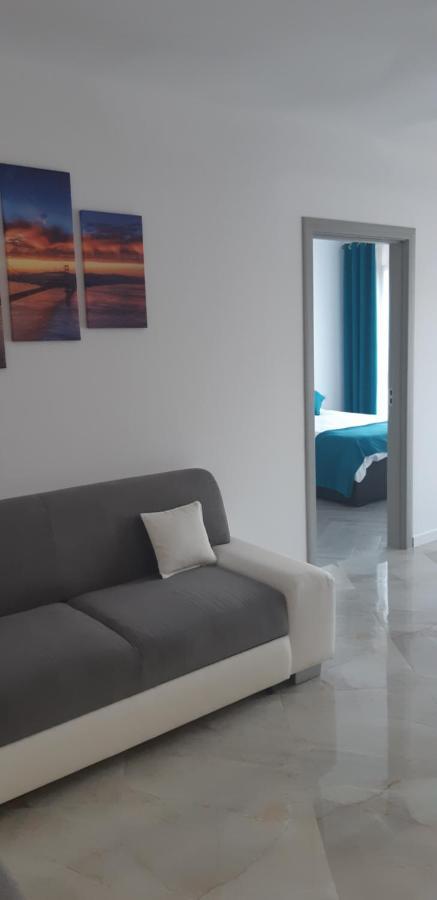Aqua West Apartment Free Parking- Self Check-In Oradea Εξωτερικό φωτογραφία