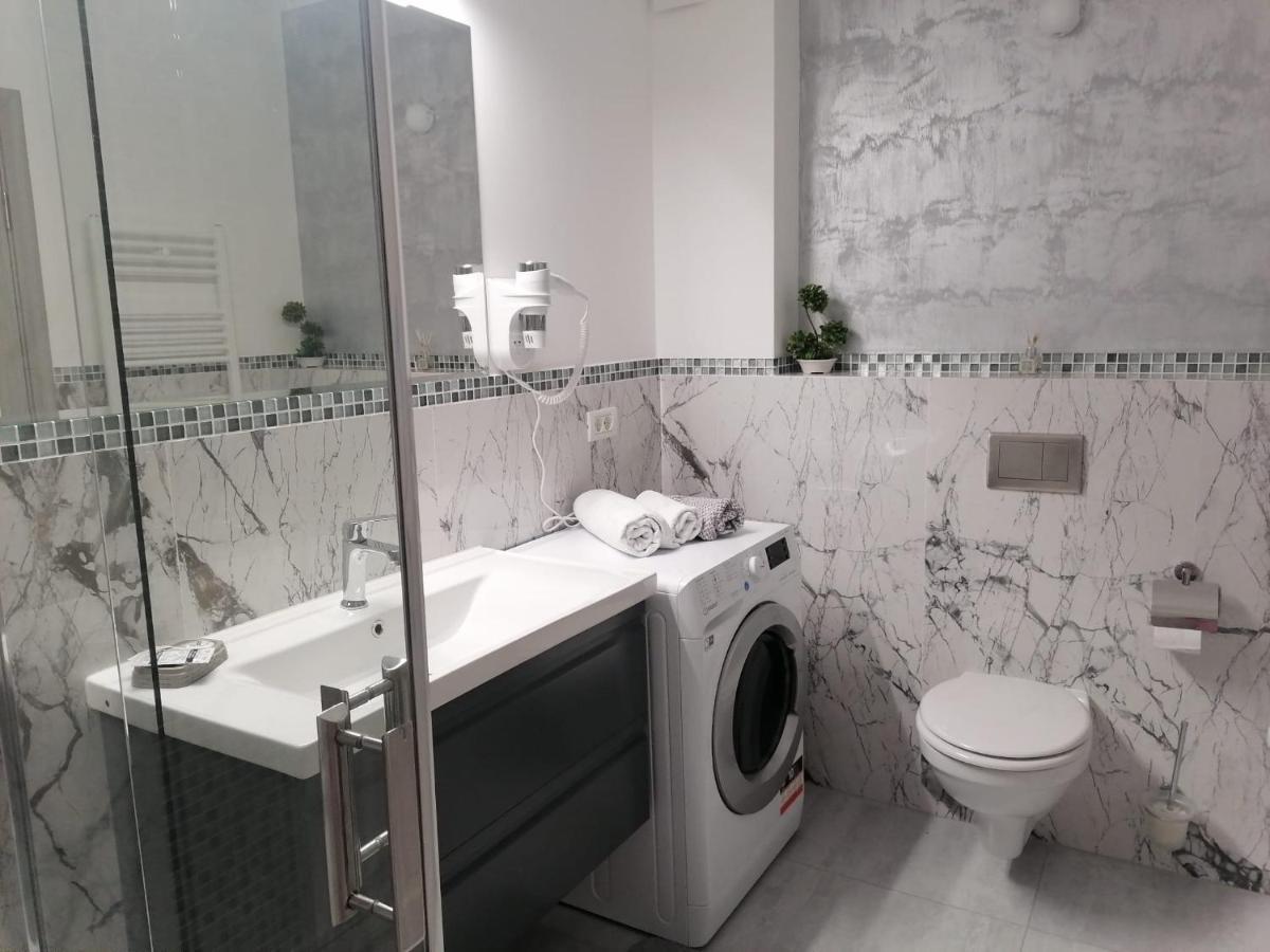 Aqua West Apartment Free Parking- Self Check-In Oradea Εξωτερικό φωτογραφία